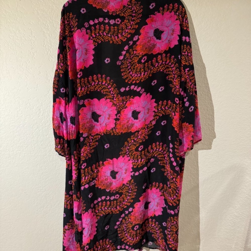 New Anthropologie Amaryllis Duster Kimono Robe Kaftan Pink Black Floral Cover Up - Picture 8 of 9